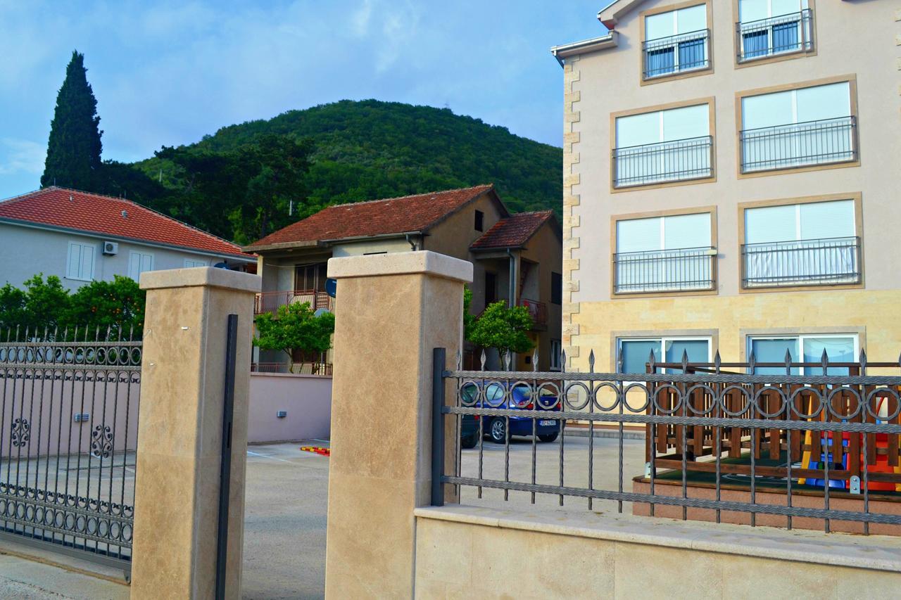 Bayview Studio Apartment Tivat Exterior foto