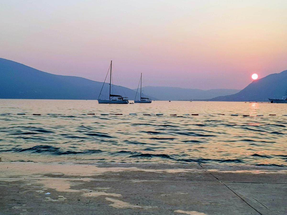 Bayview Studio Apartment Tivat Exterior foto